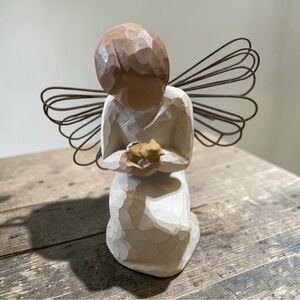 Willow Tree 2002 Angel "Angel of Miracles" Figurine Susan Lordi 4" Tall